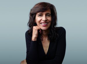 'Universidade implementa política pública': reitora destaque em lista da Forbes diz que universidades públicas sofrem ataque global