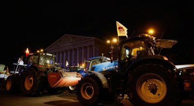 Agricultores franceses realizam novo protesto em Paris na tentativa de impedir acordo com o Mercosul