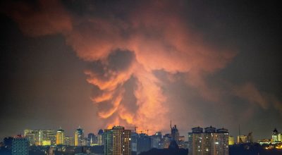 Ataque russo com mísseis provoca incêndios em Kiev e deixa um ferido, dizem autoridades