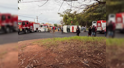 Bebê morre e mãe fica ferida após ambulância tombar em acidente