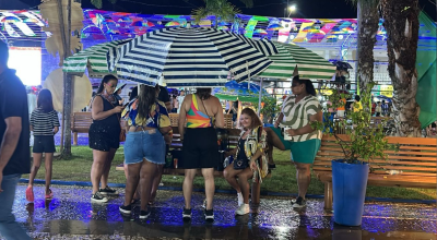 Chuva adia desfile de blocos carnavalescos em Rio Branco