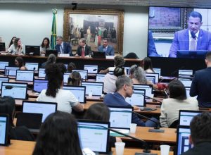 Comissão na Câmara vota relatório da PC sobre o fim da escala 6x1