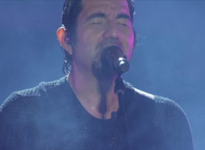 Deftones entrega show morno que não prendeu nem os próprios fãs