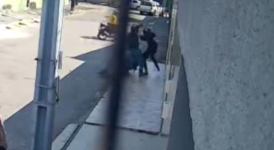 Dupla é presa após assalto a entregador em Fortaleza; vídeo