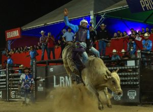 FOTOS: veja imagens do 2º dia de festa no Limeira Rodeo Music 2026