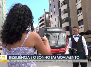 'Garçom do semáforo' vende café em Maceió para ser corredor de rua