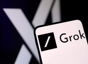 Grok, IA de Elon Musk, criou 3 milhões de imagens sexualizadas de mulheres e menores em 11 dias, aponta investigação