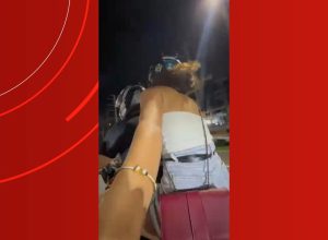 Jovem tem celular furtado no momento em que gravava vídeo em moto