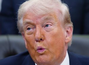 Maioria dos eleitores dos EUA reprova gestão econômica de Trump, aponta pesquisa do Financial Times