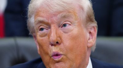 Maioria dos eleitores dos EUA reprova gestão econômica de Trump, aponta pesquisa do Financial Times