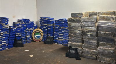 Mais de 3,5 toneladas de maconha são encontradas escondidas em caminhão na BR-376 em MS