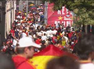 Milhões tomam as ruas de Madri para comemorar o bicampeonato mundial da Espanha