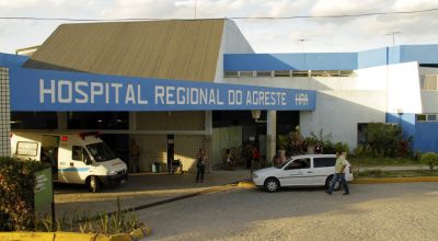 Motociclista tem fratura exposta após colisão com carro na PE-095, em Caruaru