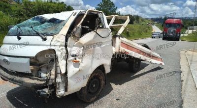 Picape capota e motorista morre após ser arremessado do veículo em rodovia de Cabreúva