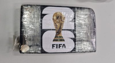 Polícia apreende cocaína em embalagem com logo da Fifa e imagem da taça da Copa do Mundo no interior de SP