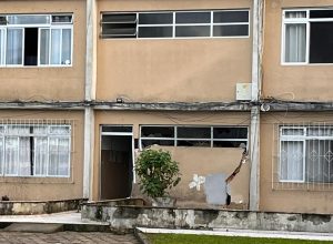 Prédio de quatro andares afunda, fere moradores e local é evacuado às pressas em Itajaí; VÍDEO