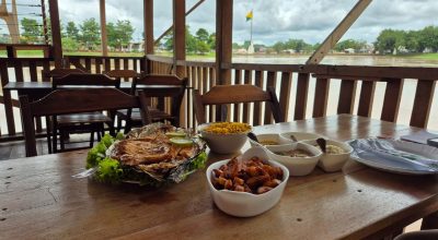 Restaurante flutuante no Rio Acre vira ponto turístico em Rio Branco