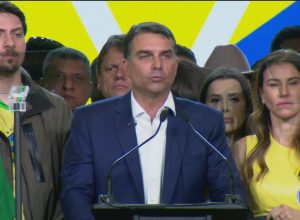 TSE cancela filiação fraudulenta e formaliza candidatura de Flavio Bolsonaro, do PL, à Presidência