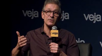 Zema mantém críticas a Flávio Bolsonaro, mas evita falar em rompimento com PL