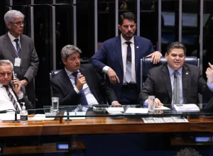 Alcolumbre adia votação da PEC da Segurança Pública no Senado