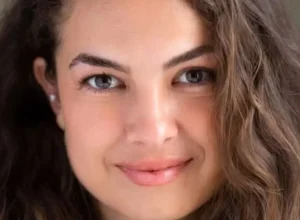 Atriz e cantora Lua Blanco, que integrou a novela Rebelde, morre aos 39 anos