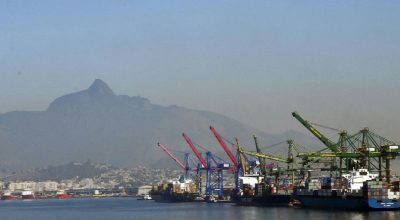 Balança comercial brasileira tem projeção de superávit reduzida para US$ 84,4 bilhões em 2026
