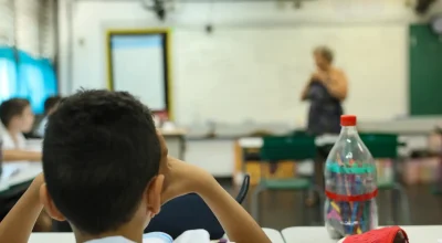 Brasil investe US$ 4.133 por estudante e fica com um terço da média da OCDE