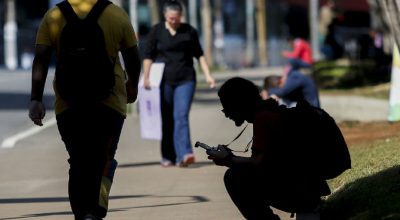 Brasil registra queda no número de jovens nem-nem e avança na conclusão do ensino médio