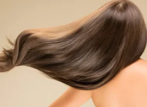 Cabelo liso sem chapinha: 5 técnicas eficazes para alinhar os fios sem calor