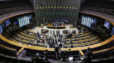 Câmara aprova MP que zera taxa das blusinhas e matéria segue para o Senado