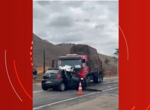 Colisão frontal entre carro e caminhão deixa dois mortos na Br-116 em Dom Cavati