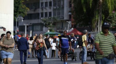 Crescimento populacional brasileiro desacelera e atinge 0,37% em 2026