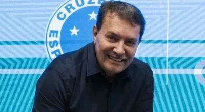 Cruzeiro oficializa primeiro contrato profissional de zagueiro destaque da base