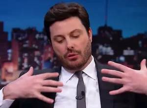 Danilo Gentili rompe silêncio sobre boatos de saída do SBT e define futuro na emissora