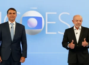 Debate na TV Globo expõe troca de acusações entre Lula e Flávio Bolsonaro