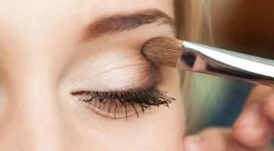Dois produtos para conquistar sobrancelhas volumosas e naturais antes do Halloween