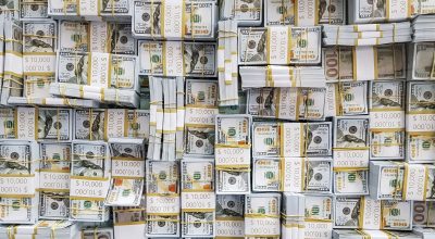 Dólar recua para R$ 5,14 com otimismo global e alívio no mercado financeiro