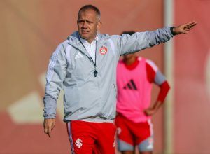 Eduardo Baptista assume comando do Internacional para evitar rebaixamento no Brasileirão