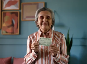 Eleições registram queda expressiva de quase 10 pontos na abstenção de pessoas com mais de 70 anos