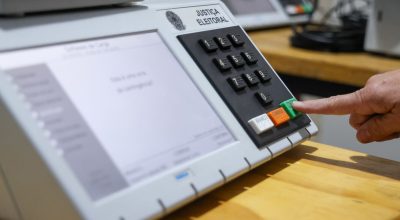 Eleitores de Paulino Neves participam de eleição simulada para testar urnas