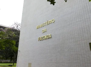 Equipe econômica corta estimativa de crescimento do PIB para 2026 e 2027