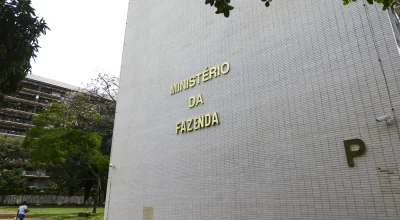 Equipe econômica corta estimativa de crescimento do PIB para 2026 e 2027