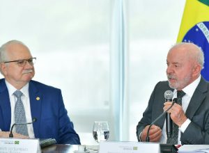 Fachin defende legalidade e rejeita atalhos diante de crise no STF