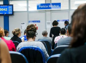 Fila do INSS atinge menor patamar da série histórica com 1,2 milhão de pedidos