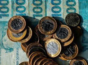 Governo fixa salário mínimo em R$ 1.741 na proposta orçamentária de 2027 enviada ao Congresso