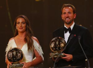Harry Kane e Alexia Putellas levam troféu da Bola de Ouro de 2026 em Londres