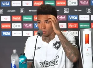 Igor Jesus abre o jogo sobre possibilidade de defender o Flamengo