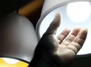 Ipca-15 recua 0,40% em agosto e marca a maior deflação desde 2022 com alívio na luz e comida