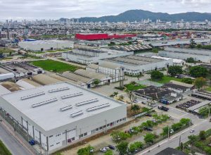 Juros elevados travam acesso ao crédito na indústria brasileira