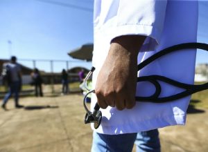 Lei que torna o Enamed obrigatório para novos médicos é aprovada pelo Congresso